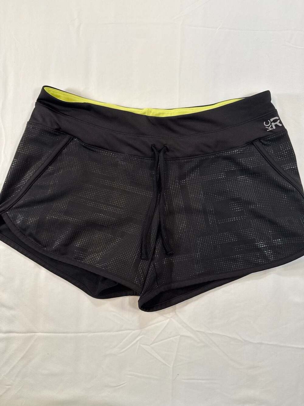 Kenneth Cole Reaction Activewear Black Perforated Print Athletic Shorts